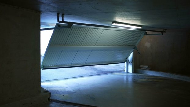 Porte garage BFT Miroiterie Aluminium Delmas