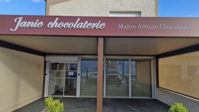 Porte automatique coulissant BFT Miroiterie Aluminium Delmas